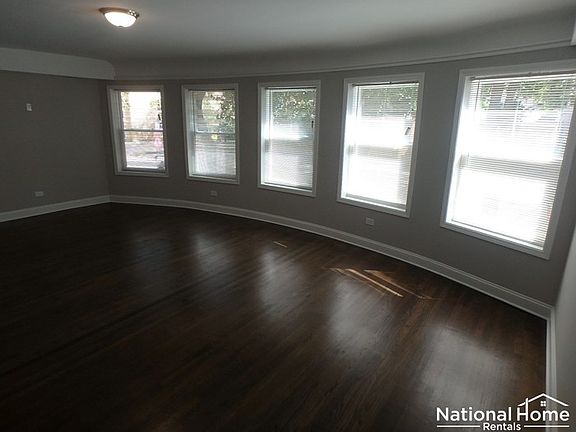 2nd image of 6048 N Fairfield Ave #1