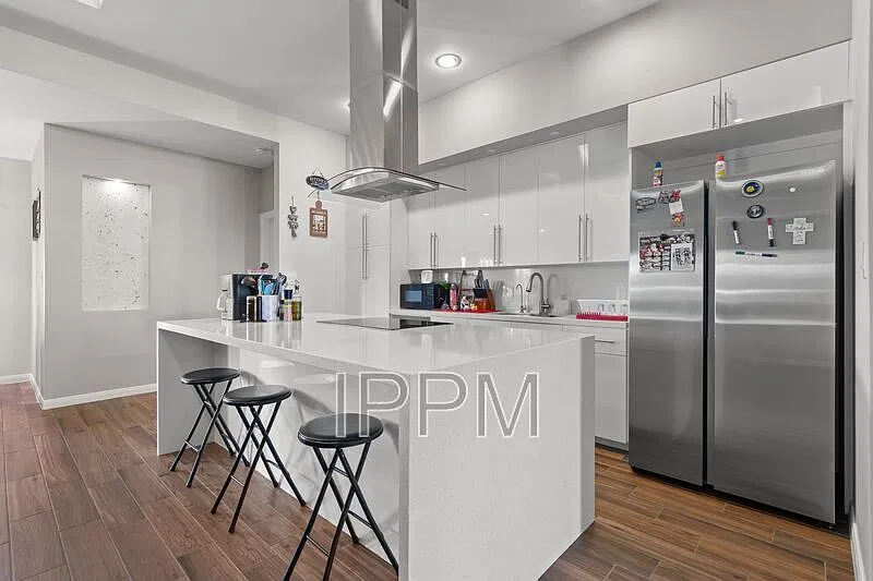 4 bed, 2.5 bath, 1770 sqft, $2,300 — Photo 3