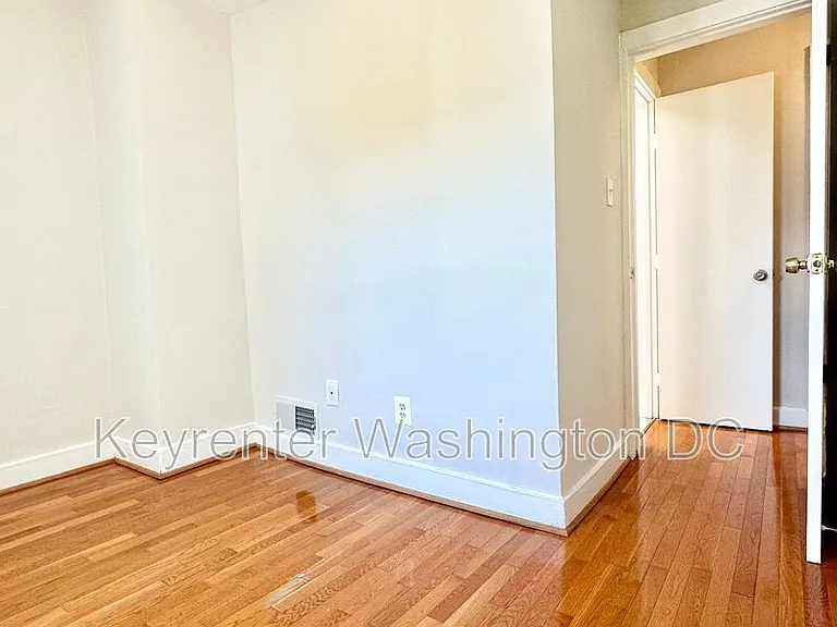 1528 8th St NW — Photo 25