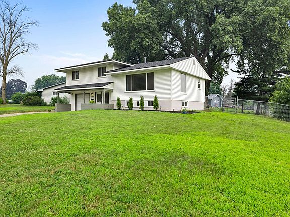 3rd image of 3000 Quarles Rd