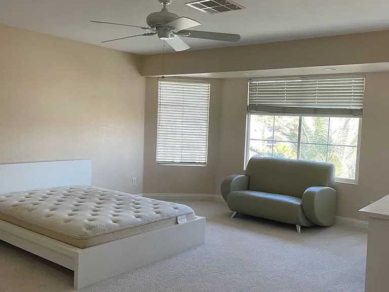 8757 Castle Hill Ave — Photo 39
