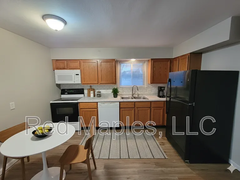 3 Fairview Dr #B — Photo 3