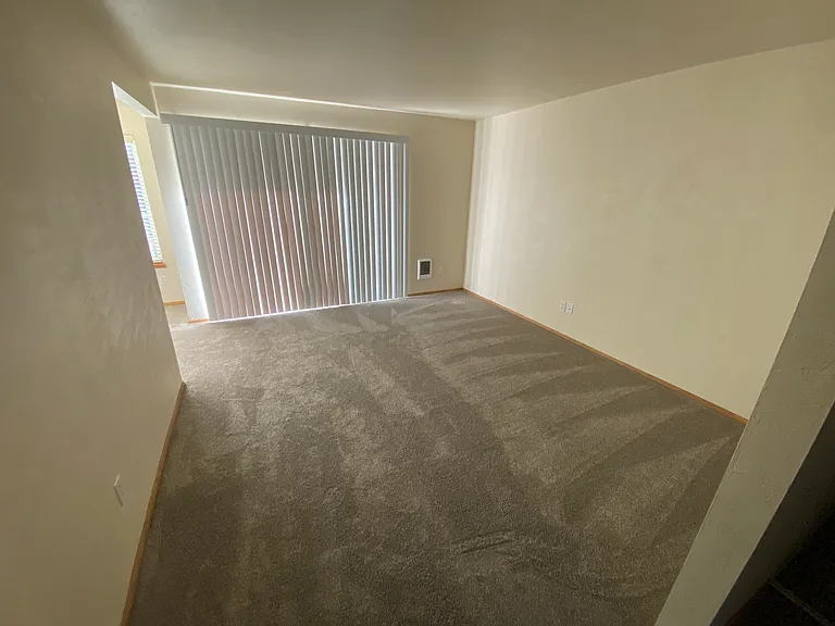 Oak Tree Apartments — Photo 21