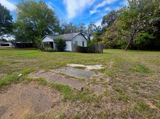 303 N White Oak Rd, White Oak, TX 75693