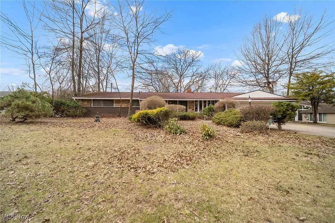 2270 Newbury Dr photo 1