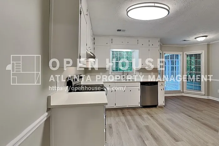 1765 Blackwillow Dr — Photo 5