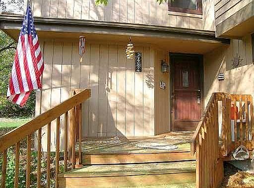 2story end unit Condo