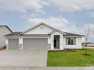 2152 N Thunderbolt St, Mountain Home, ID 83647