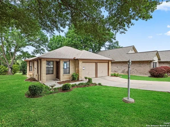 3821 OVERLOOK DR, Schertz, TX 78108
