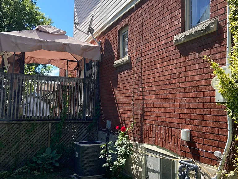 5765 Byng Ave — Photo 8