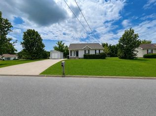 954 Winesap Rd, Clarksville, TN 37040