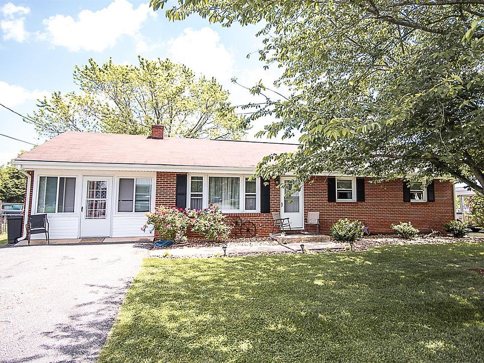 1st image of 909 Woodhaven Dr