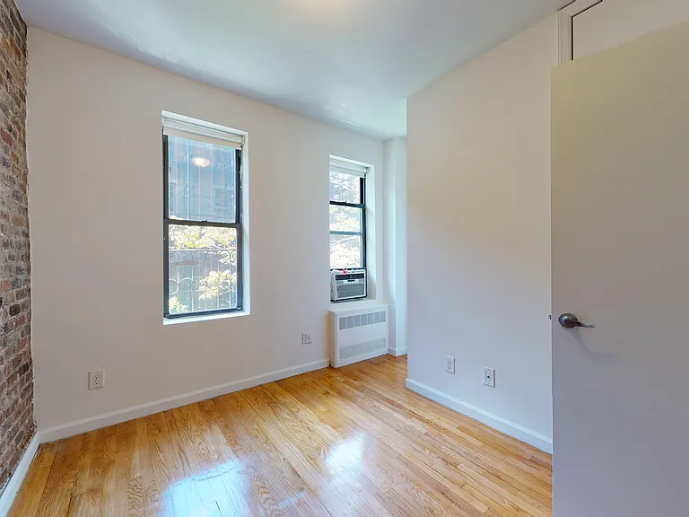 417 E 65th St #17 — Photo 6
