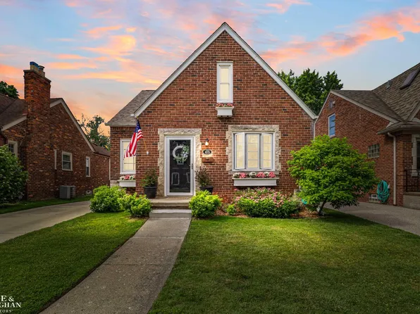 475 Touraine Rd, Grosse Pointe Farms, MI 48236