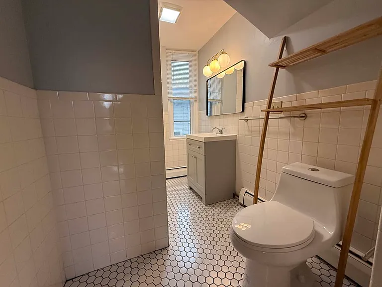 75 Benefit St #2R — Photo 10