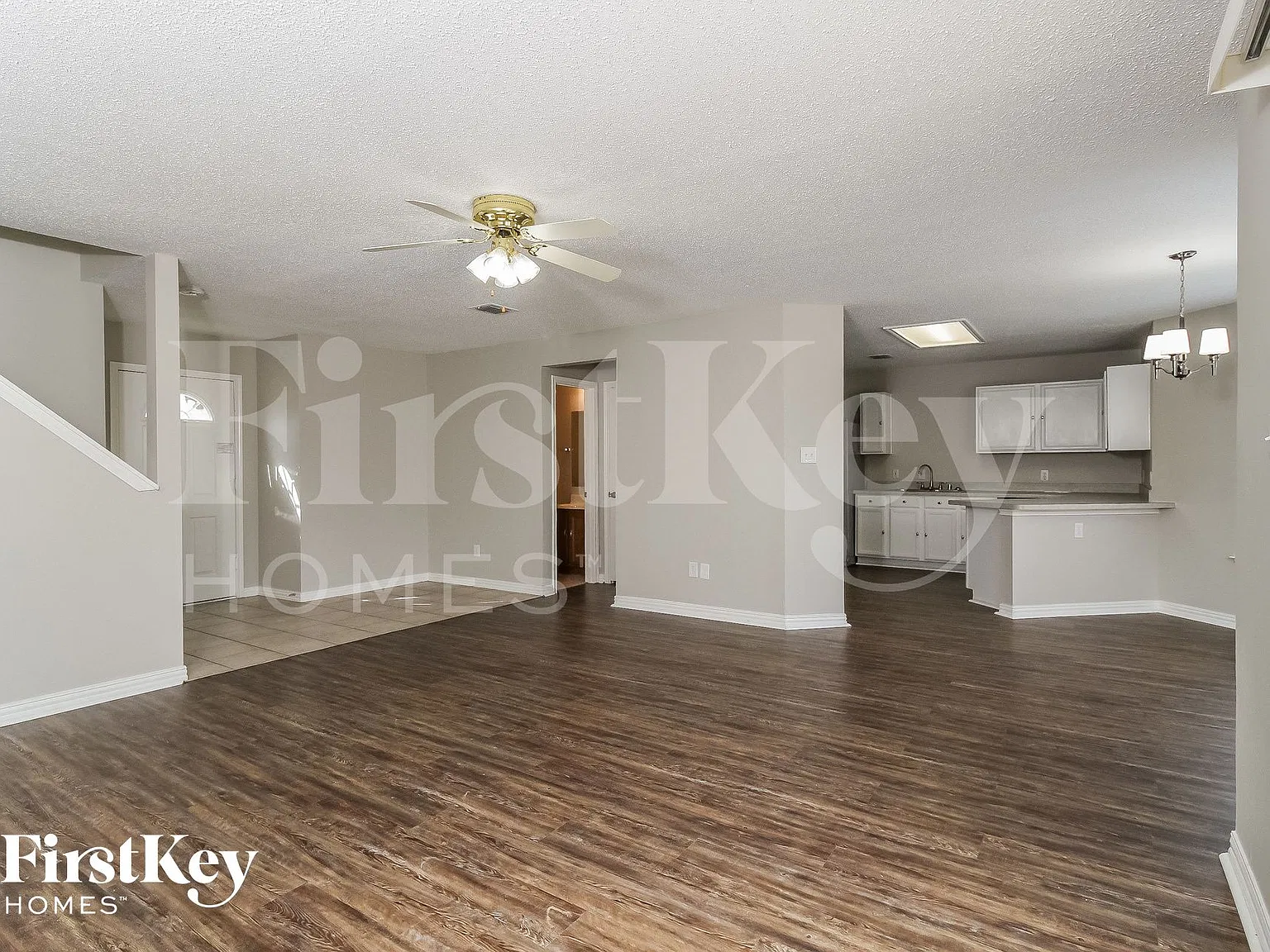 3 bed, 2.5 bath, 1914 sqft, $2,585 — Photo 4