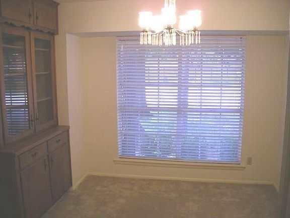 4th image of 3705 Oak Haven Dr