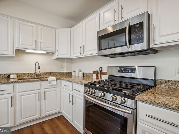 5th image of 2805 Marshall St