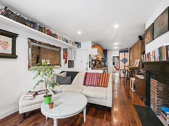 5th image of 713 Washington St APT 5