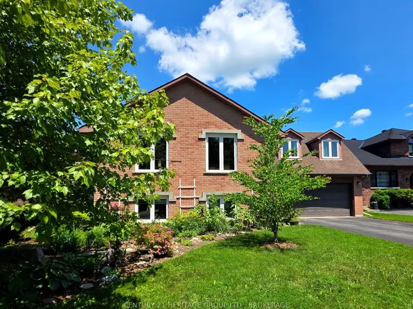 23 Old Oak Rd, Kingston, ON K7M 7C3