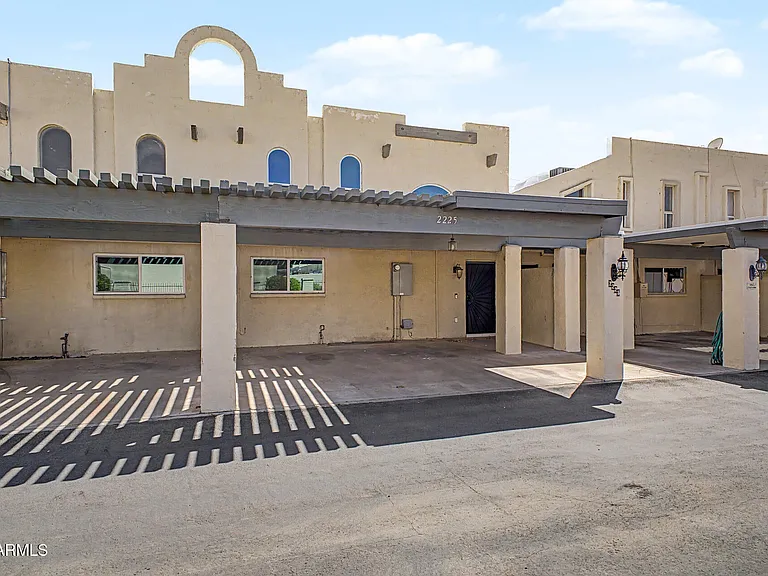 2225 E Catalina Dr — Photo 40