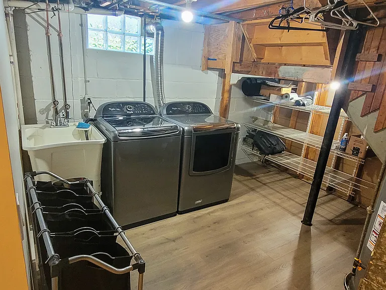 205 N Altadena Ave — Photo 10