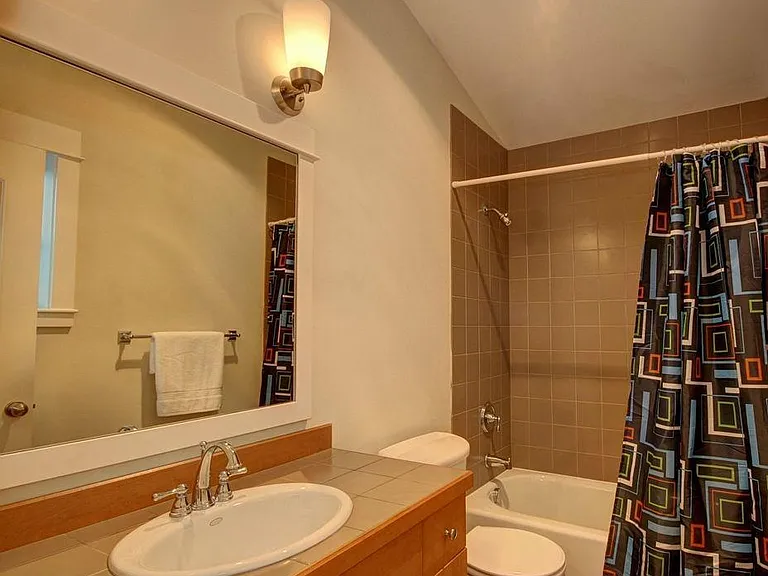 3rd floor bathroom