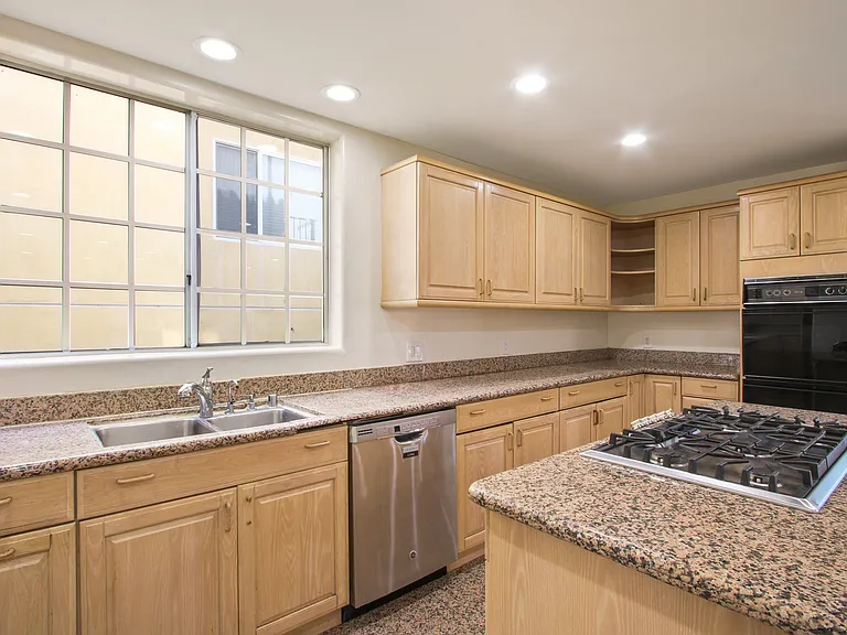12019 Rochester Ave #2 — Photo 5