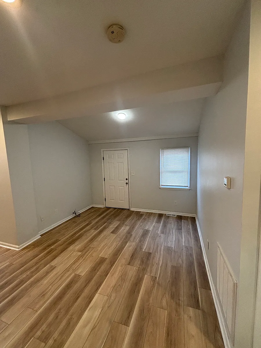 Building Photo - 304 Holmes Rd #A