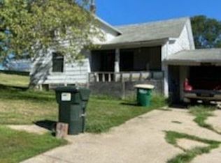 808 9th St, Corning, IA 50841