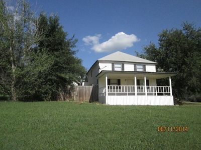 121 S East St, Yale, OK, 74085