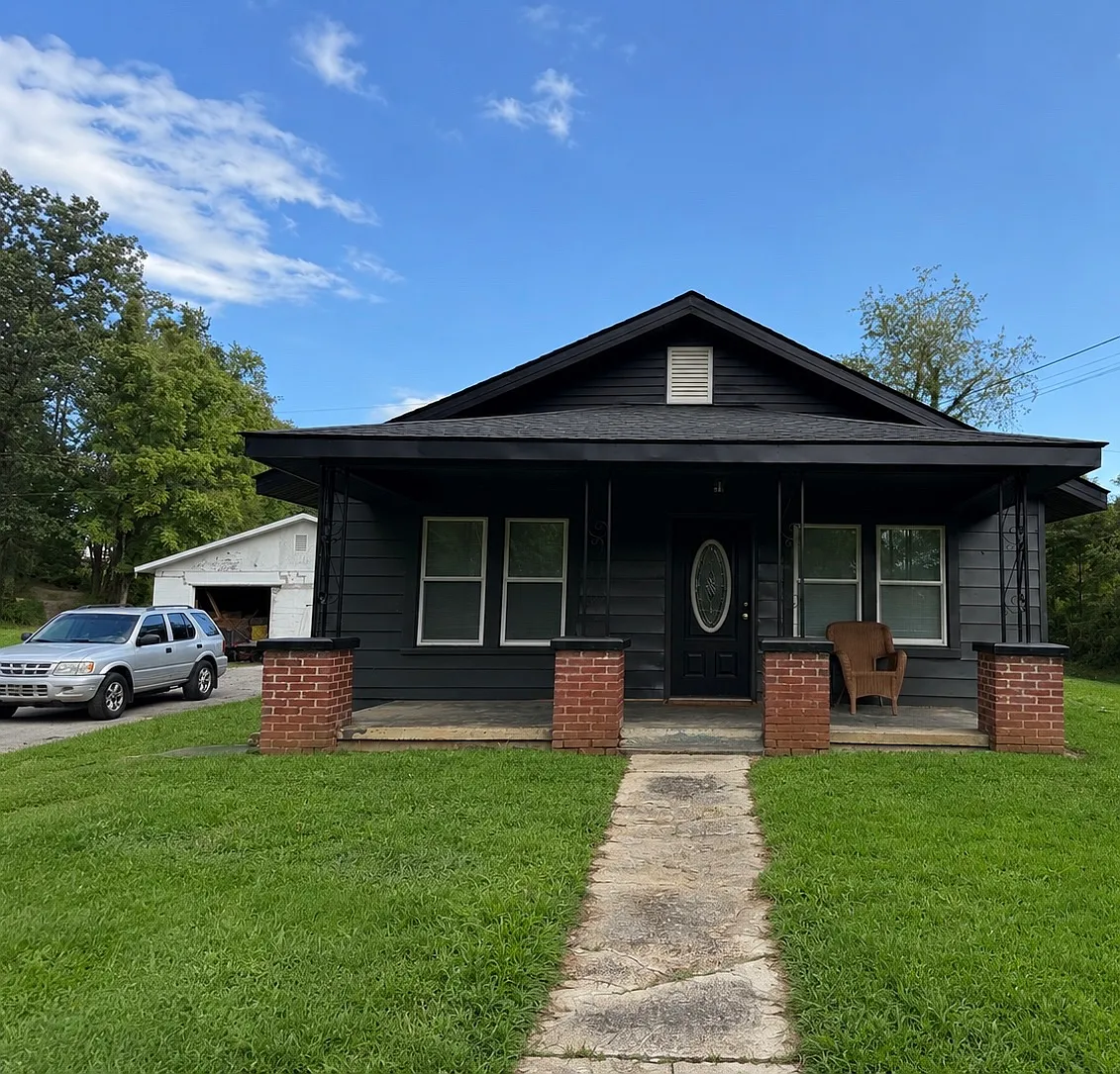 2 bed, 1.5 bath, 1156 sqft, $1,300 — Photo 1