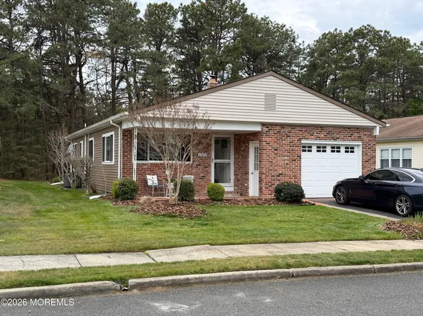 75 Chesterfield Lane, Toms River, NJ 08757