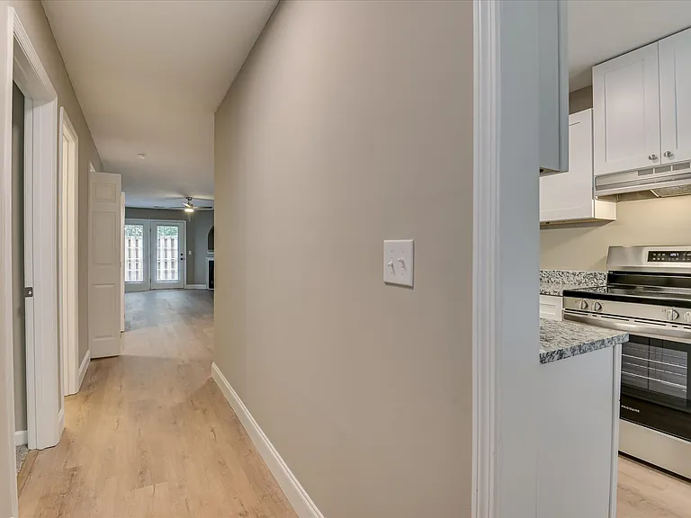 100 Kelly Dr SW — Photo 7