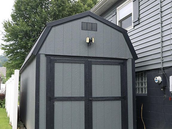 2nd image of 410 Glenwood  Avenue