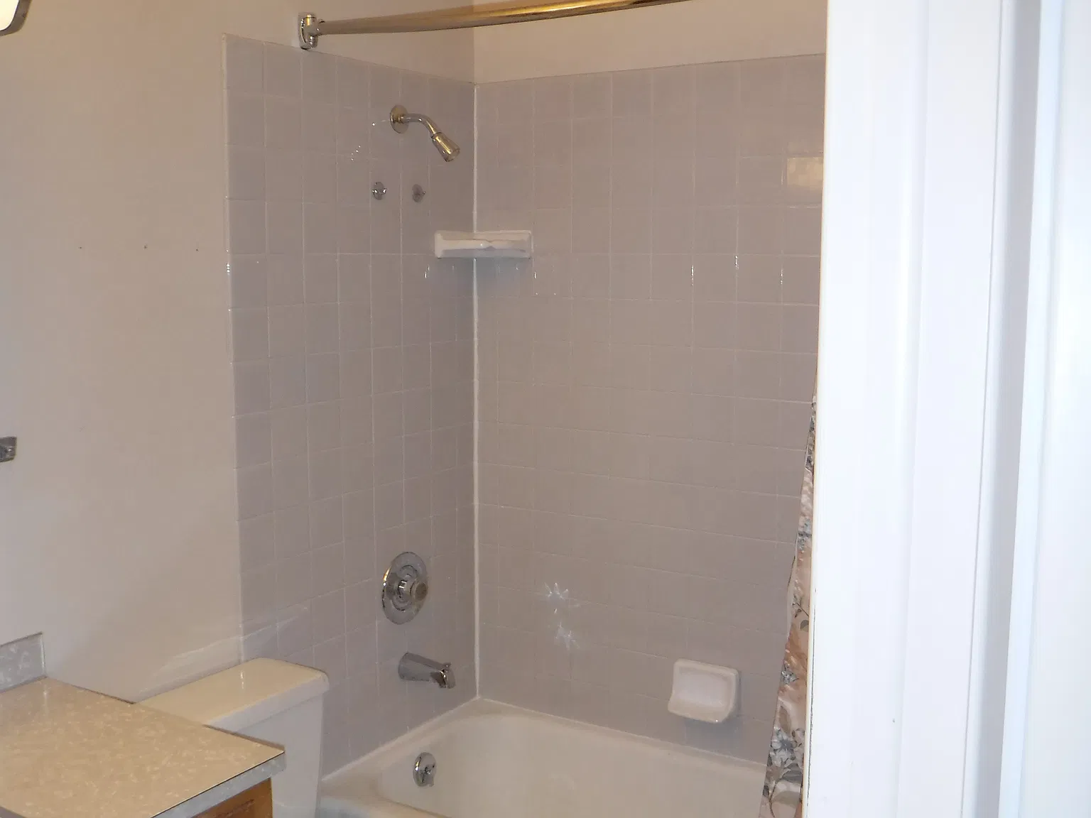 2 bed, 1000 sqft, $1,150 — Photo 2
