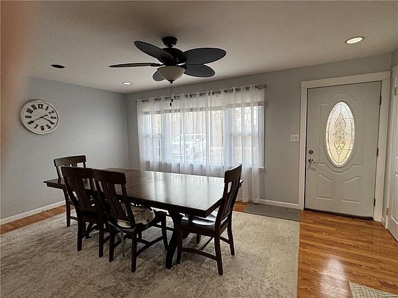 4th image of 11229 N 1525th St