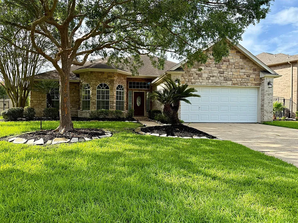 3221 River Birch Dr