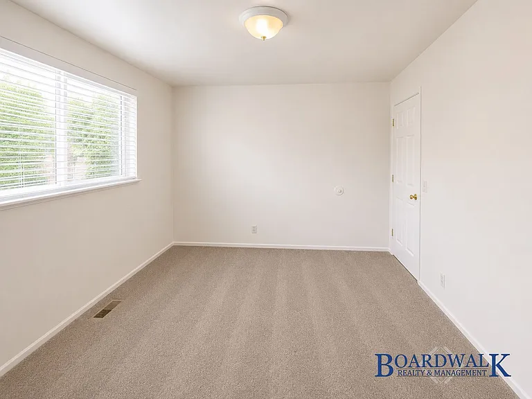 1195 E Roosevelt Ave #1 — Photo 8