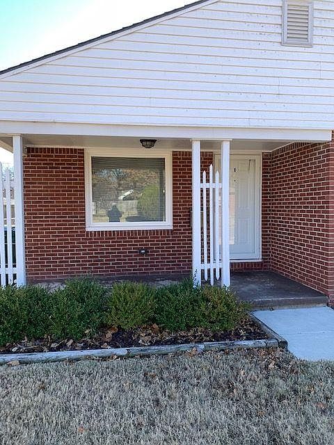 Large front porch area