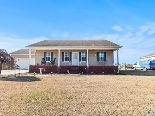 74 Mary Jo Isom Ln, Arab, AL 35016