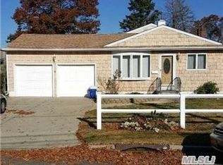 56 Halycon Rd, Lindenhurst, NY 11757