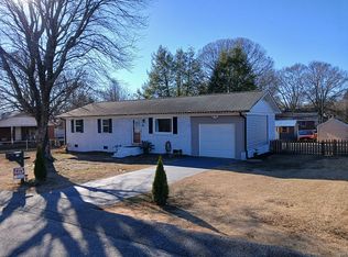 207 Irving St, Greer, SC 29651