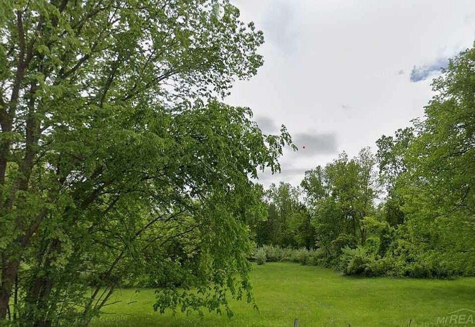 1st image of 37521 Utica Rd