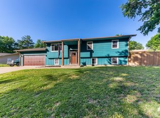 409 Sycamore Dr, Wamego, KS 66547