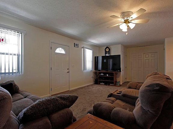 4th image of 4007 W Park Dr
