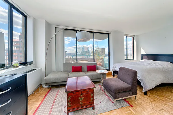 Rented by Merle K. Barash Real Estate, Inc. | media 23
