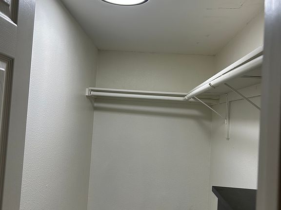3rd image of 44550 15th St E