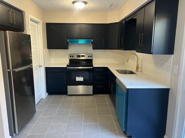 44 Cambridge Townhouse Dr #TOWNHOUSE