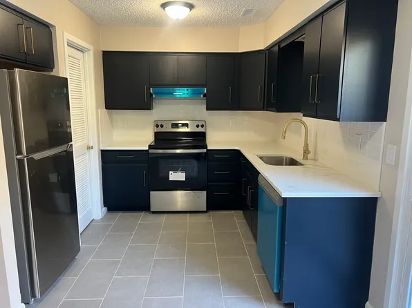 44 Cambridge Townhouse Dr #Townhouse, Egg Harbor Township, NJ 08234